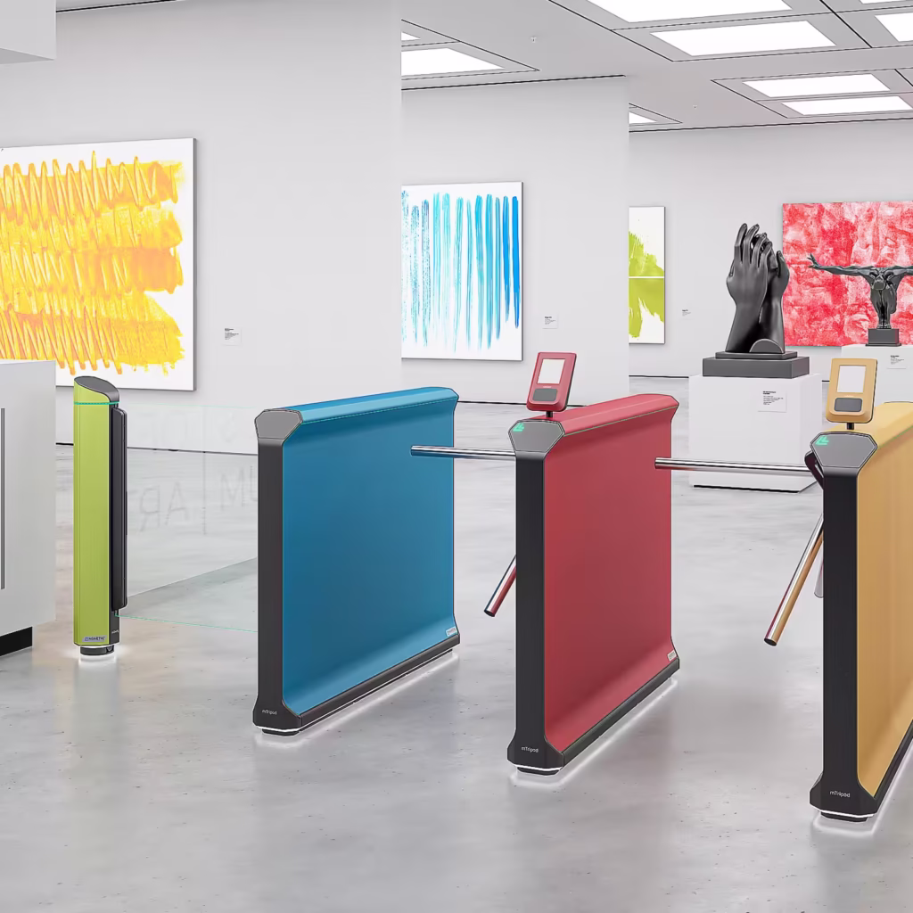 Drei Dreiarm-Drehsperren mTripod von Magnetic in einer Galerie