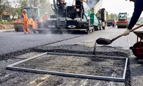 Fertig-Induktionsschleife beim Einbau durch Asphaltfirma