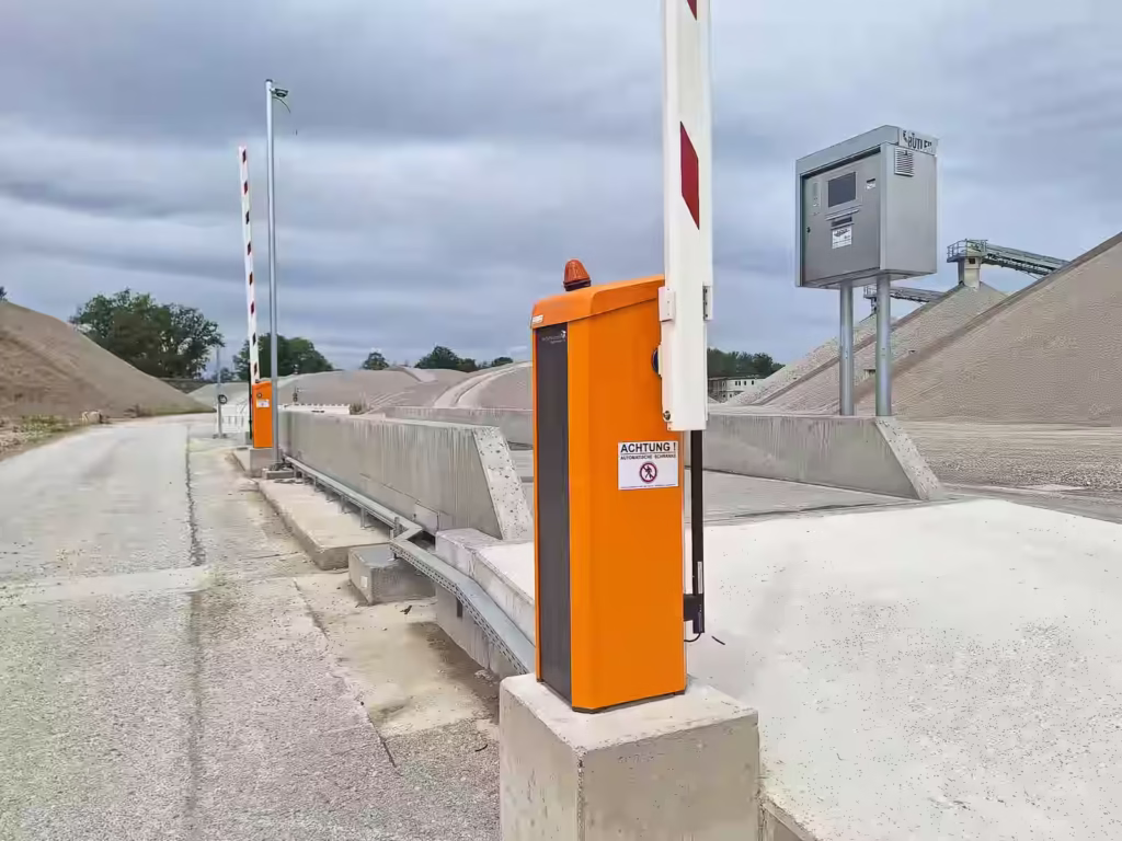 Mautschranke Magnetic "TOLL" an einer Brueckenwaage
