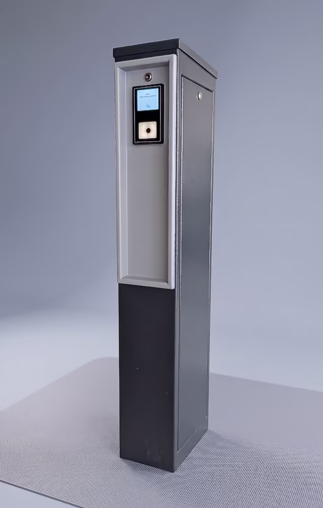 Bediensäule für ein kompaktes Parksystem ohne Kasse.