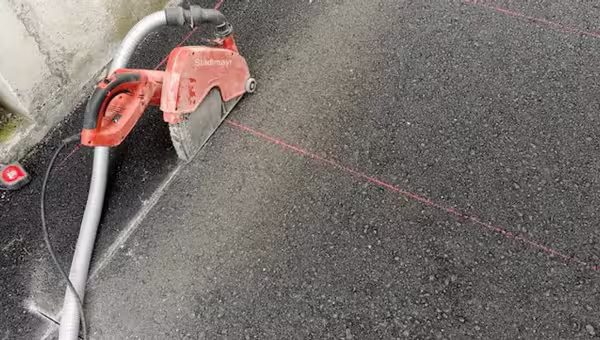 Asphaltschneidgerät für Induktionsschleifen