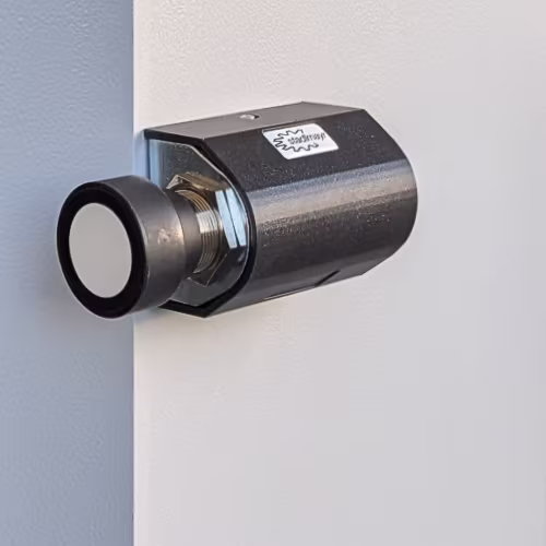 Ultraschallsensor von Stadlmayr Verkehrssysteme im Systemgehäuse